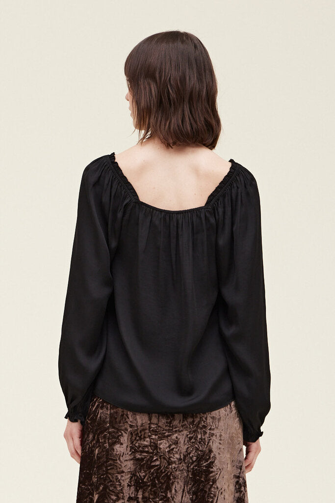 GRADE & GATHER BLACK HAND SMOCKING LONG SLEEVE BLOUSE