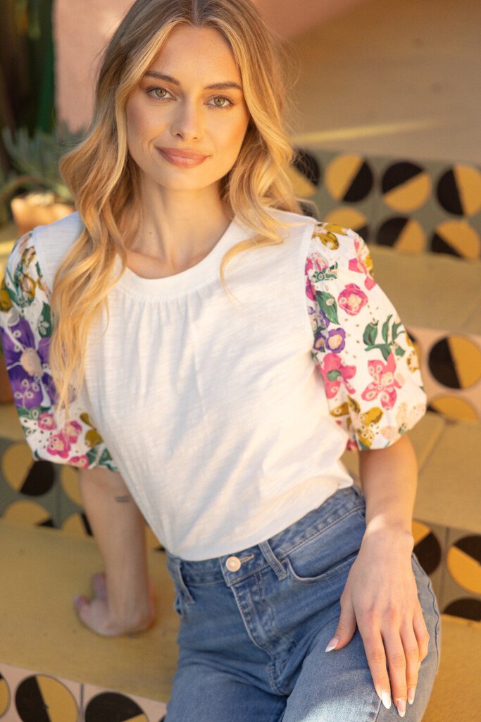 VOY White Cotton with Eyelet Floral Short Sleeve Top