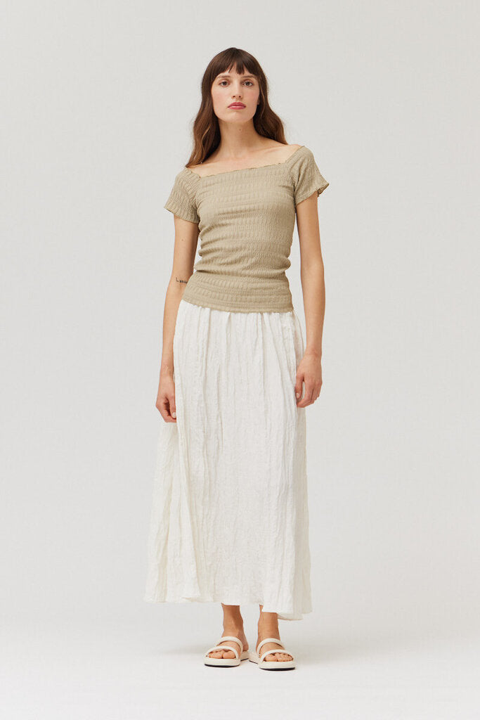 GRADE & GATHER Dry Sage Short Sleeve Stretch Top