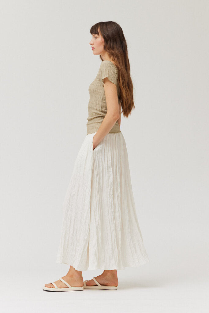 GRADE & GATHER Dry Sage Short Sleeve Stretch Top