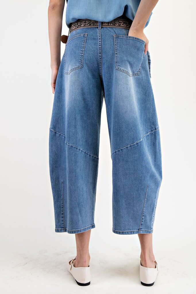 EASEL Flower Patch Detail Barrel Denim Jean