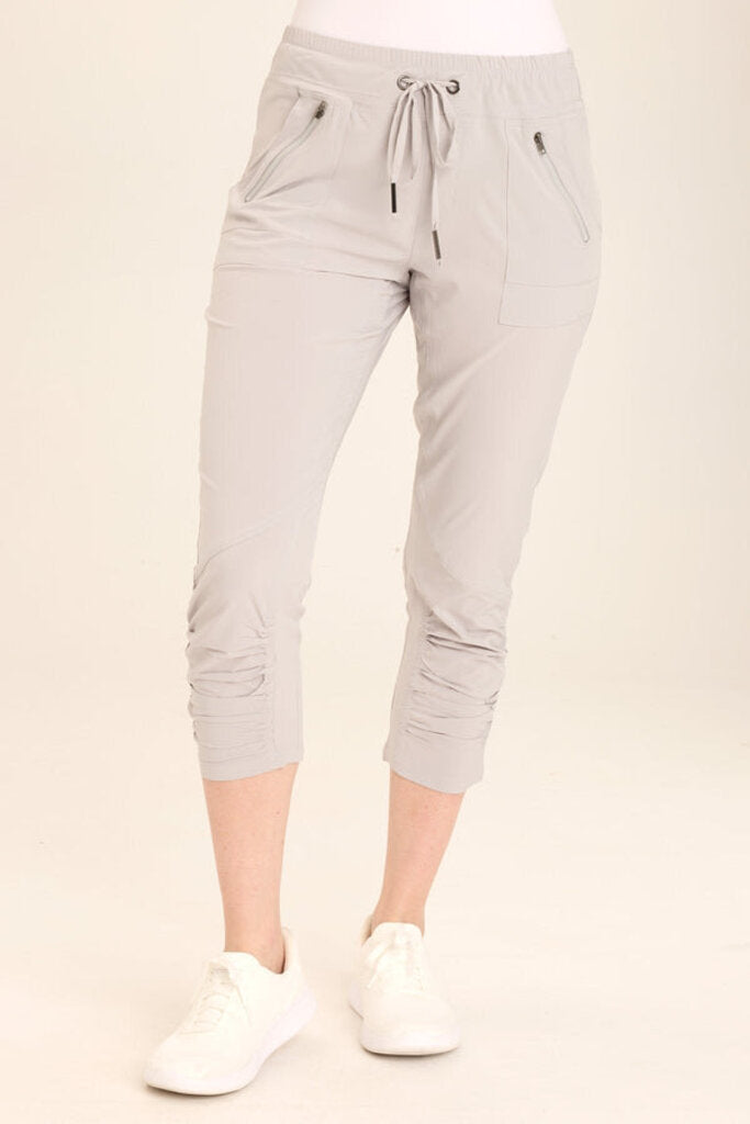 WEARABLES Arctic Aksana Ruched Legging Pant