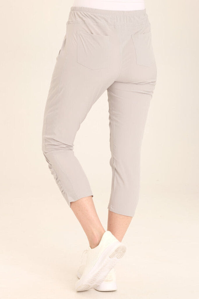 WEARABLES Arctic Aksana Ruched Legging Pant