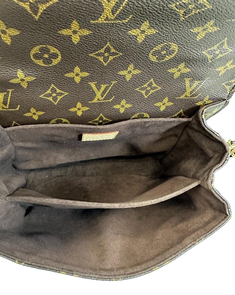 LOUIS VUITTON Pochette Metis Crossbody Bag