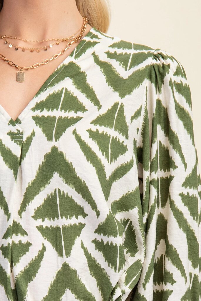 GIGIO Olive and Cream Mid Sleeve Printed V-Neck Top