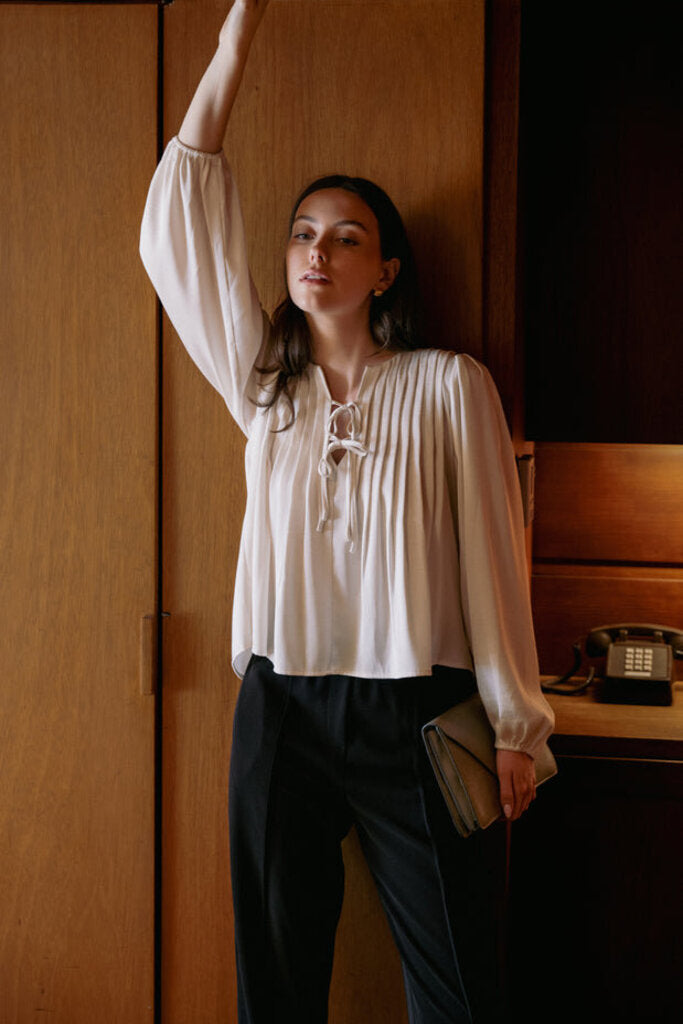 FUN2FUN Ivory Long Sleeve Pentucking Blouse Top