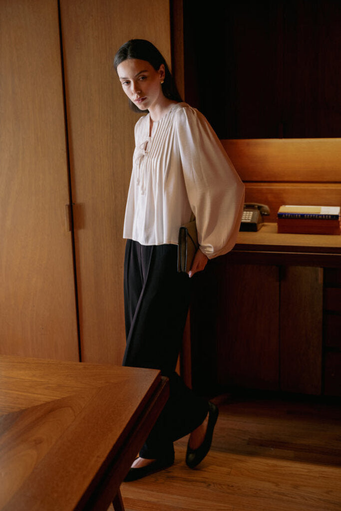 FUN2FUN Ivory Long Sleeve Pentucking Blouse Top