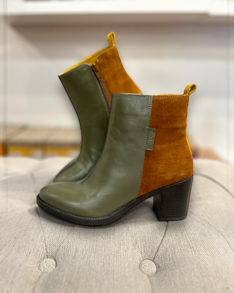 SORUKA Green Leather and Suede Ankle Bootie