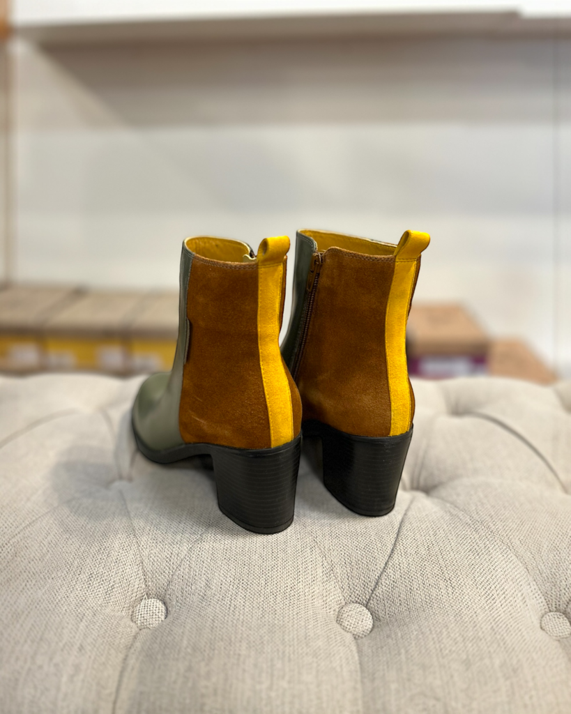 SORUKA Green Leather and Suede Ankle Bootie