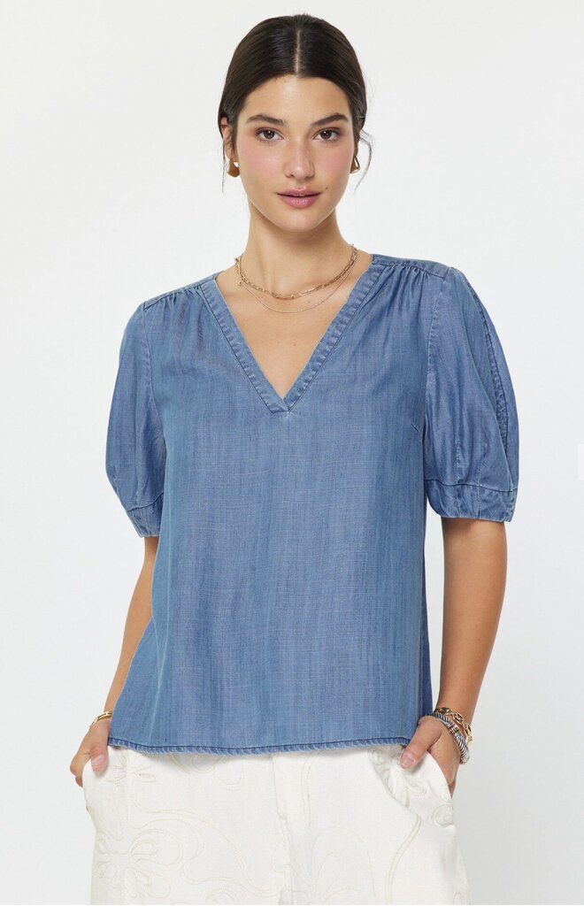 CURRENT AIR Chambray Denim Short Sleeve V-neck Top