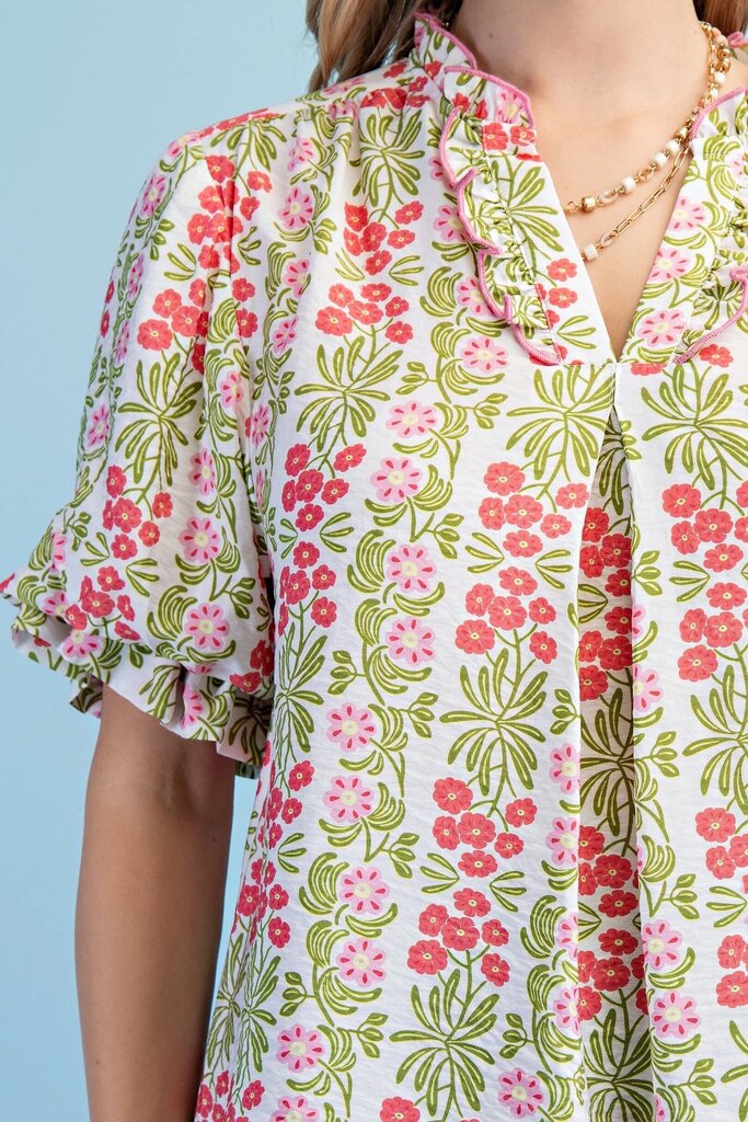 GIGIO Cream with Green and Pink Floral Short Sleeve Top