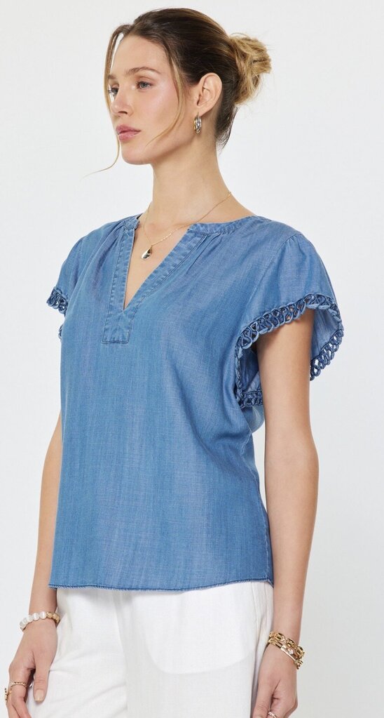 CURRENT AIR Chambray Denim Short Sleeve V-neckline Top