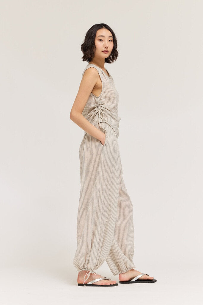 GRADE & GATHER Sleeveless Cream and Black Pinstripe w/Adjustable Sides Top