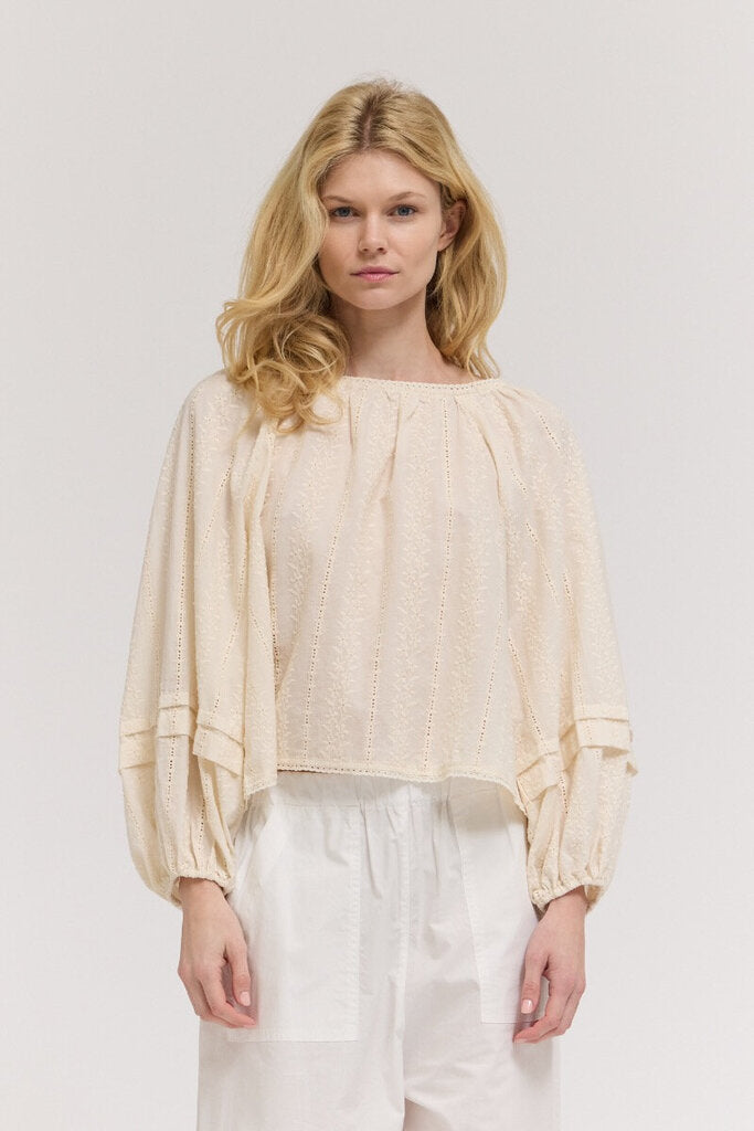 GRADE AND GATHER Cream Embroidered Long Sleeve Top