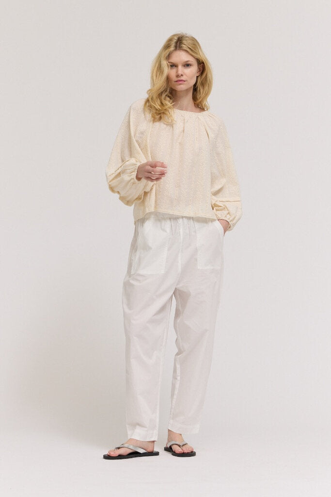 GRADE AND GATHER Cream Embroidered Long Sleeve Top