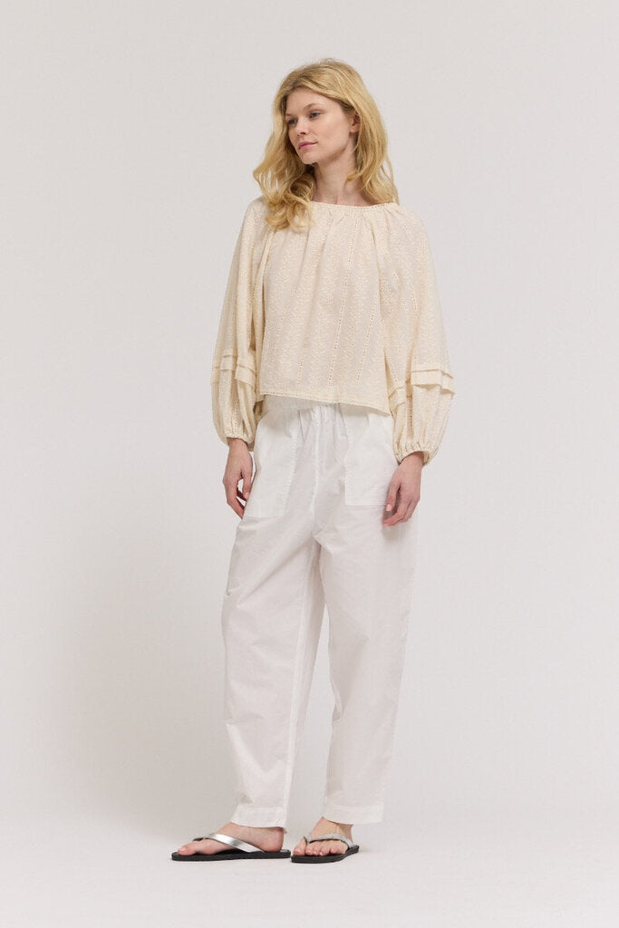 GRADE AND GATHER Cream Embroidered Long Sleeve Top