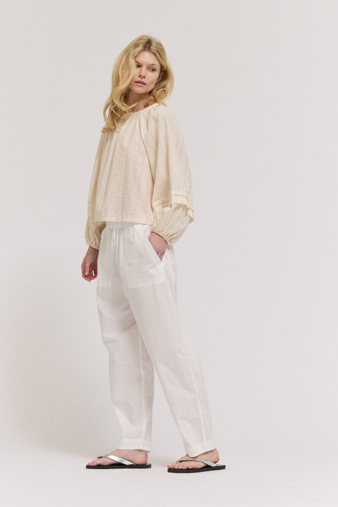 GRADE AND GATHER Cream Embroidered Long Sleeve Top