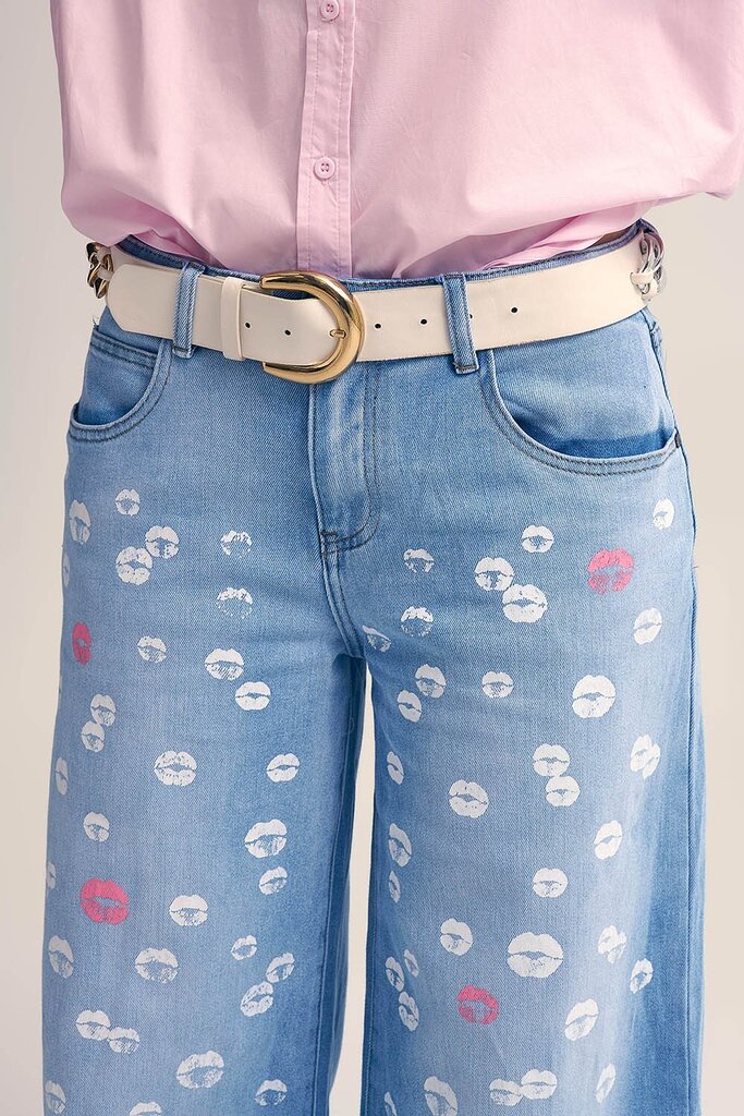 Q2 Light Wash Wide Leg Lip Print Jeans