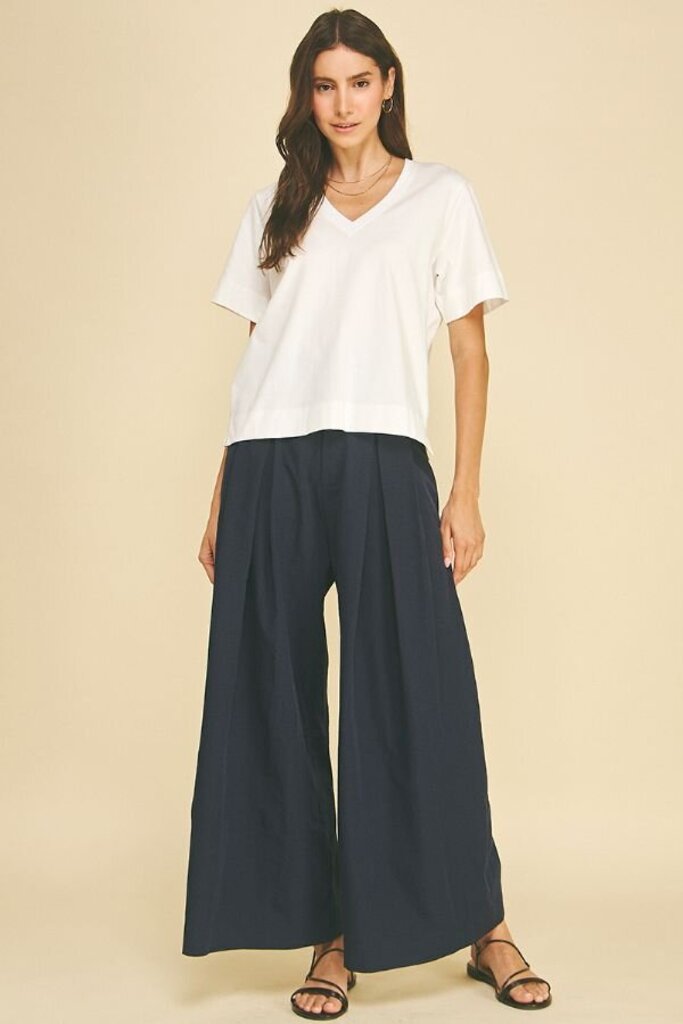 PINCH White Classic V-neck Cotton Top