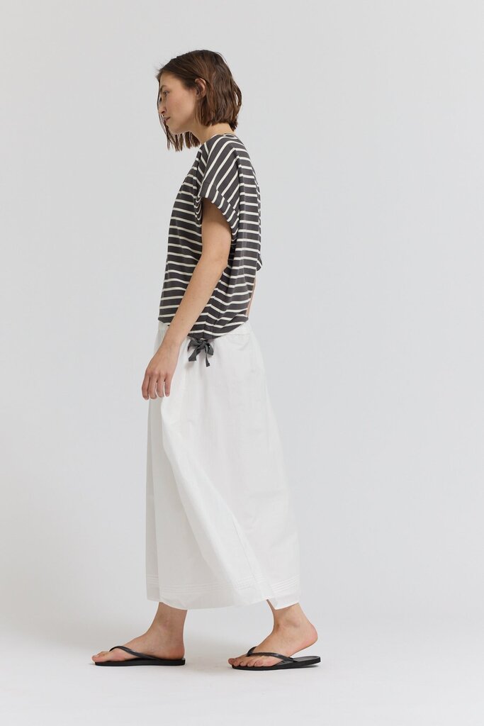 GRADE & GATHER Steel Grey and Cream Scrunch Side Ties Short Sleeve Top