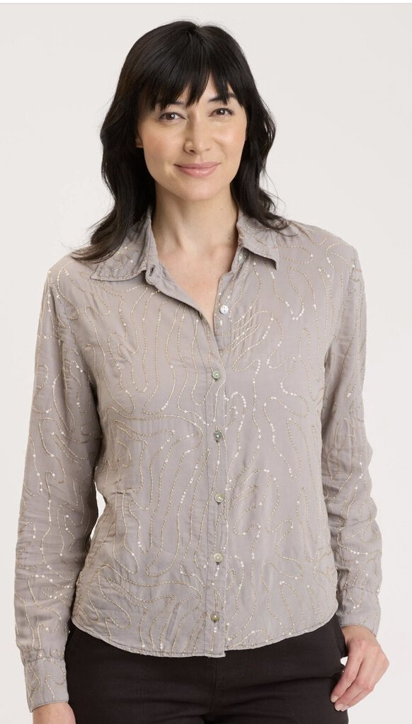 XCVI LIGHT SOFT GREY SERAPHINA BUTTON-UP LONG SLEEVE TOP