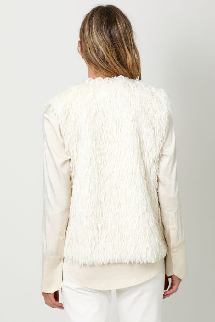 MYSTREE Sleeveless Ivory Shaggy Vest