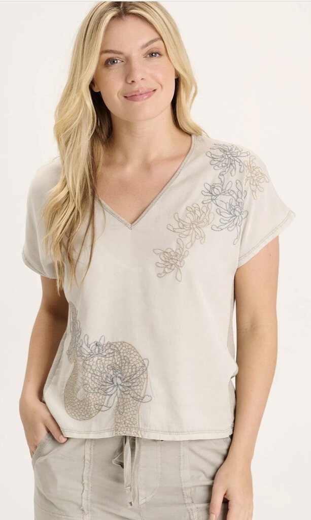 XCVI LIGHT Grey V-neck Embroidered Short Sleeve Top