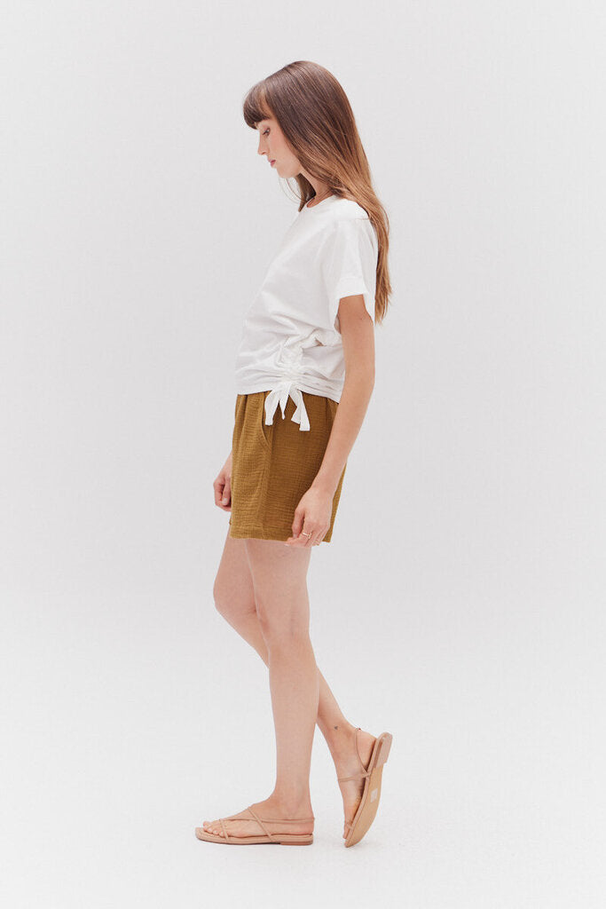 GRADE & GATHER White Short Sleeve with Side Scrunch Top