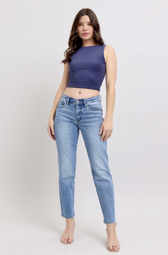 JUDY BLUE Mid-Rise Vintage Wash Slim Fit Jean