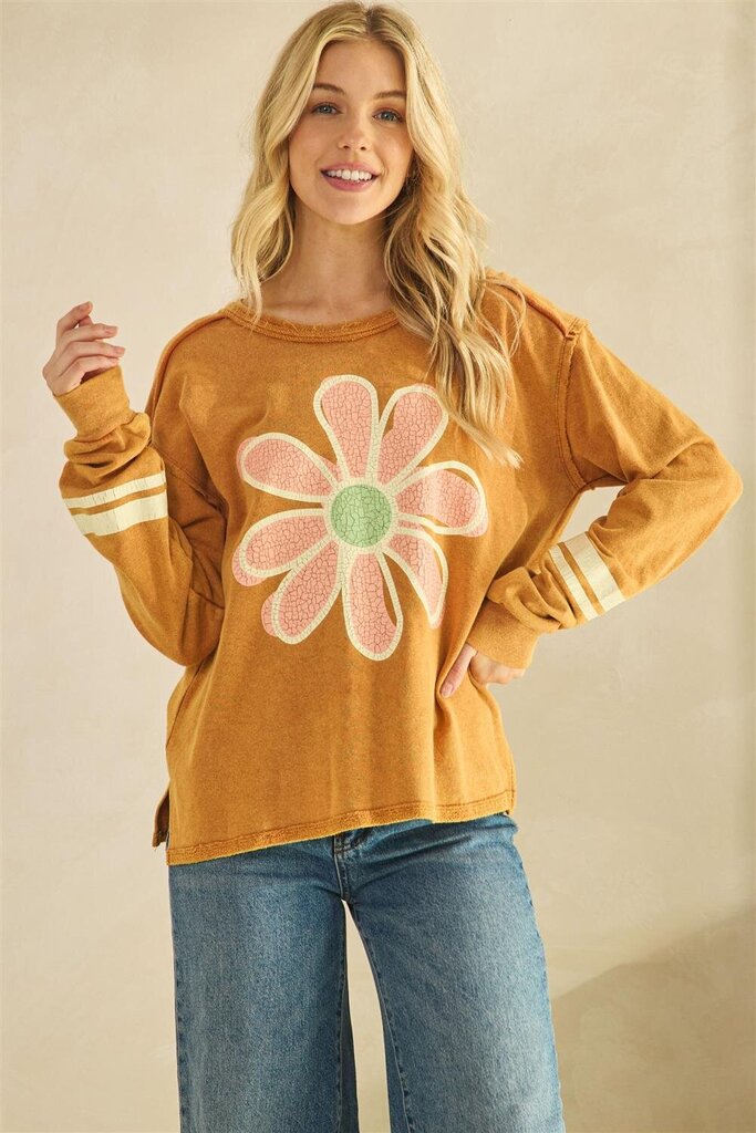 SAGE & FIG Caramel Long Sleeve Cotton Retro Crackle Daisy Sweatshirt Top