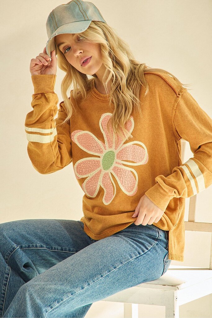 SAGE & FIG Caramel Long Sleeve Cotton Retro Crackle Daisy Sweatshirt Top