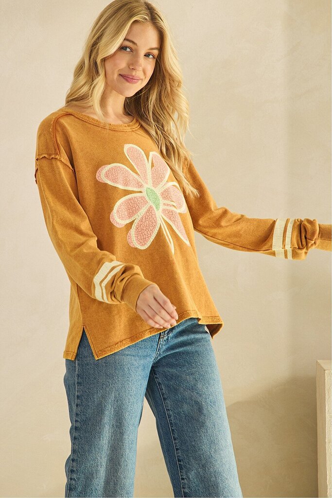 SAGE & FIG Caramel Long Sleeve Cotton Retro Crackle Daisy Sweatshirt Top