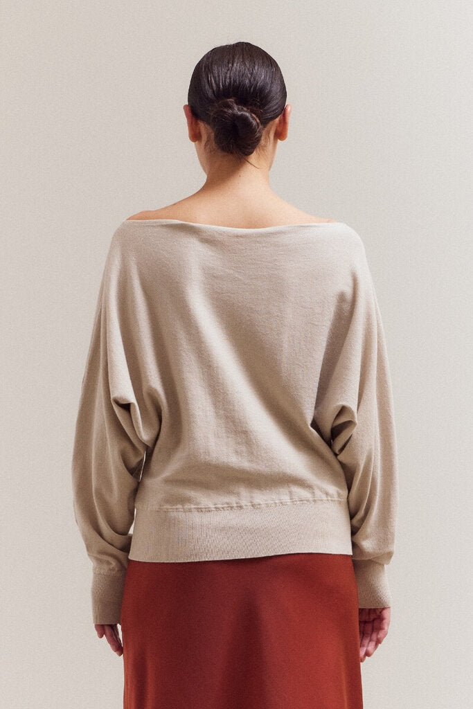 GRADE & GATHER Cream Long Sleeve Banded Bottom Knit Top
