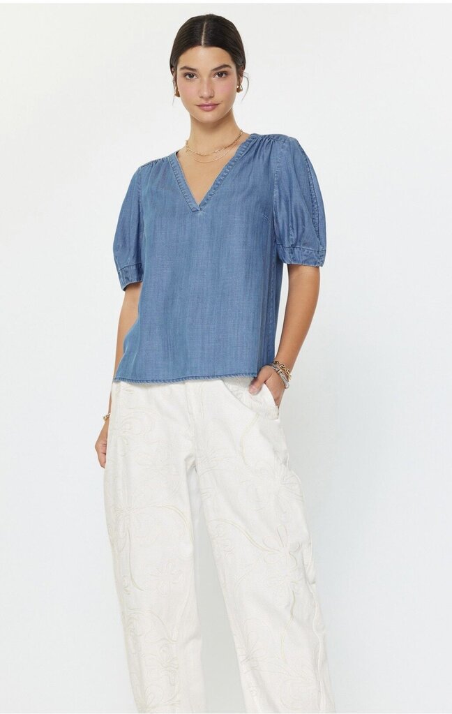 CURRENT AIR Chambray Denim Short Sleeve V-neck Top