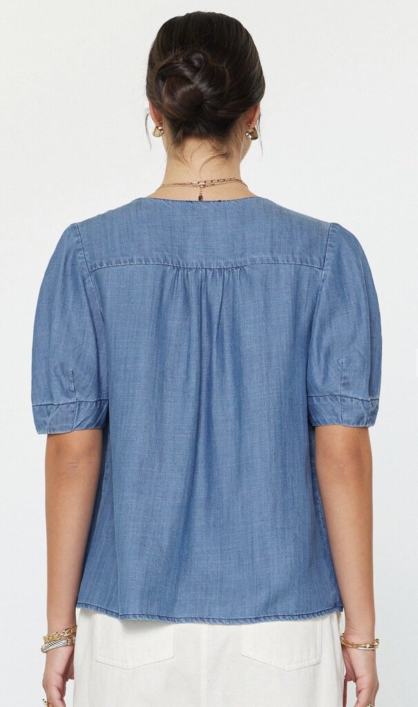 CURRENT AIR Chambray Denim Short Sleeve V-neck Top